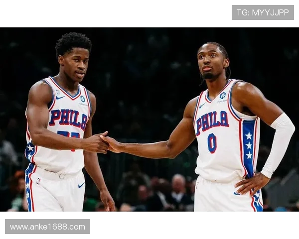 马克西表现稳健20投10中贡献27分7篮板9助攻5次失误展现全面能力